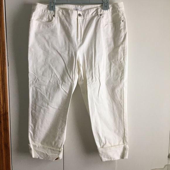 Cuffed White Capris, 99% Cotton - Picture 1 of 3